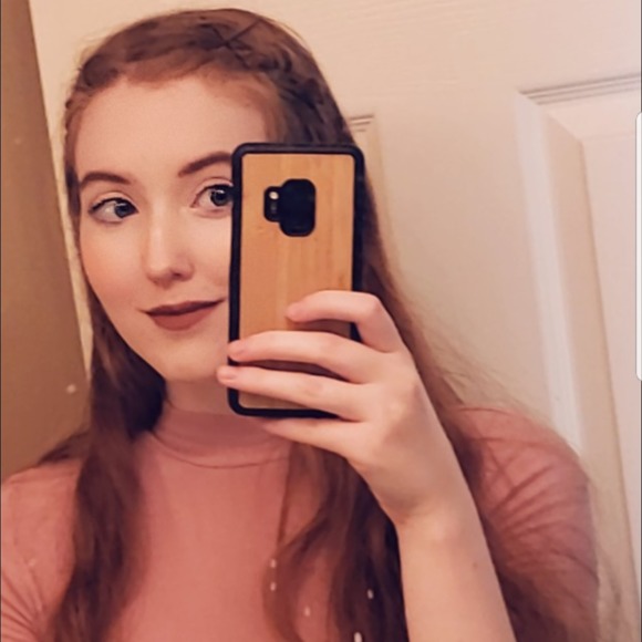 leahhandrick